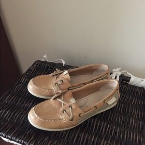 Sperry Size 9M more like 9 1/2